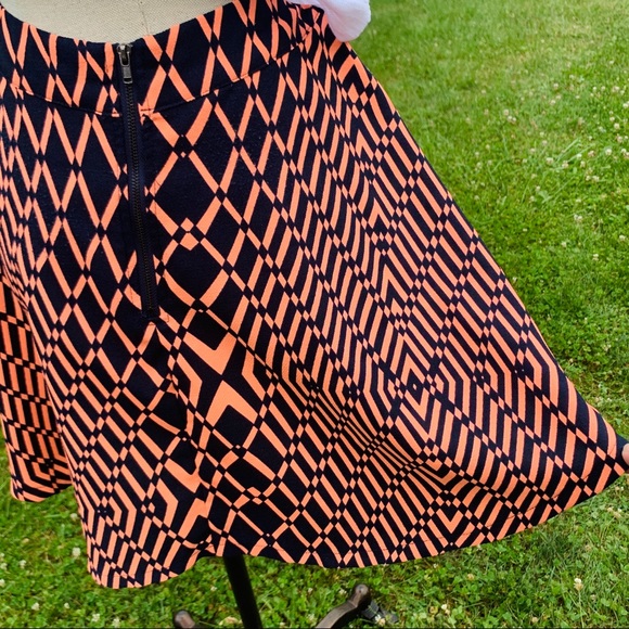 blu pepper abstract above knee skirt. Like new. - Picture 15 of 16